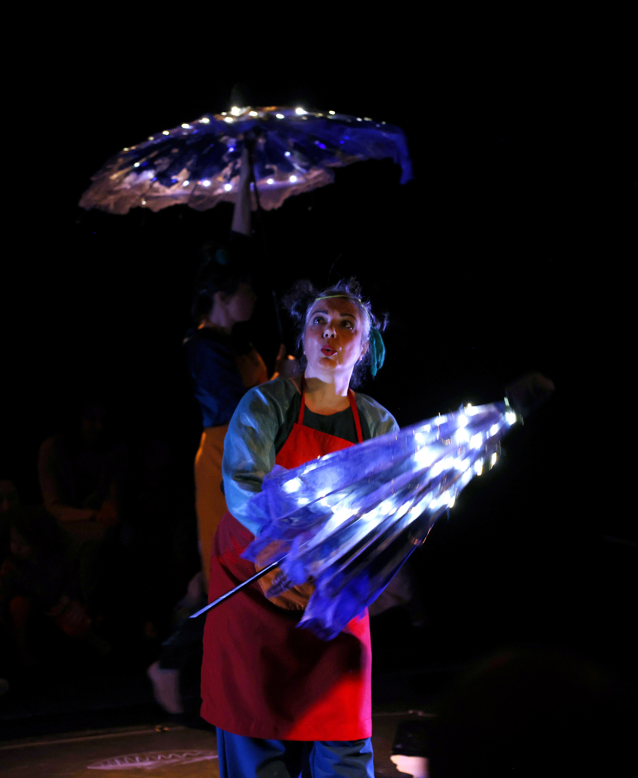 PREMIERS PRINTEMPS (S. Couineau et C. Gendre 2025) PREMIERS PRINTEMPS, Creation Sophie Couineau et Catherine Gendre, Direction vocale Haim Isaac, Regard exterieur Clemence Desprez, Laurent Dupont, Scenographie Nelly Biard, Costumes Myriam Drosne, Creation lumiere Sebastien Choriol, Theatre des Bergeries (Noisy le Sec) le 12 avril 2025.
Interpretation : Sophie Couineau et Clemence Desprez
(photo by Patrick Berger)